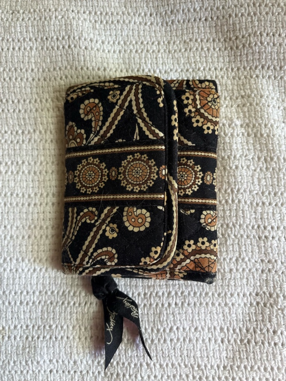 Vera Bradley Black Brown Cream Quilted Pattern Wallet